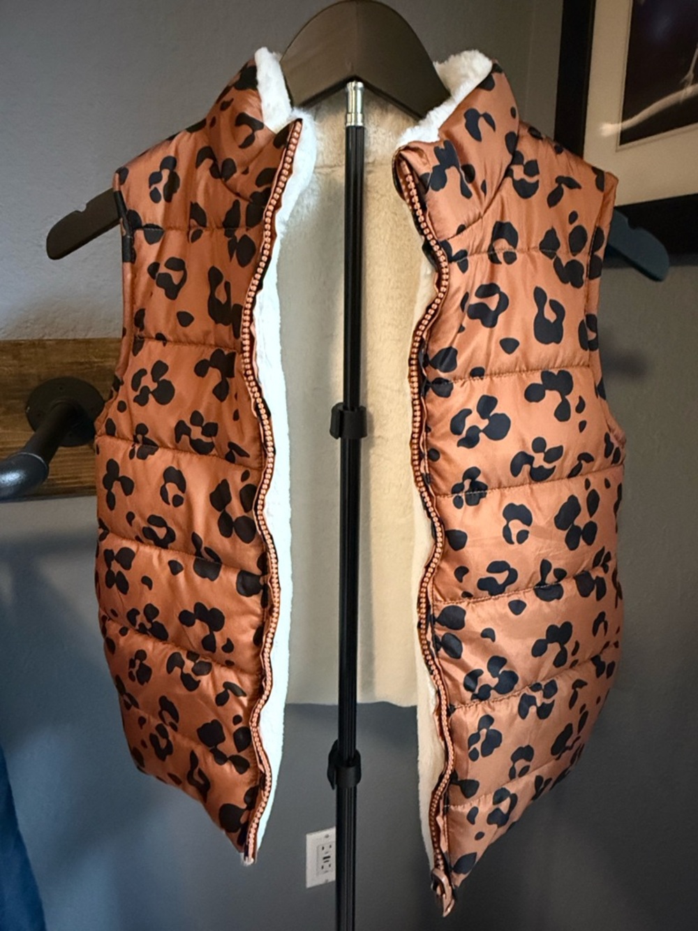 Girls Derek Heart Copper Brown Leopard Sherpa Reversible Puffer Vest